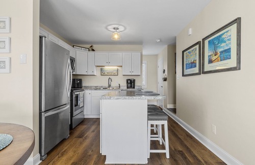 Atlantic Beach House | The Salty Pelican in Atlantic Beach NC