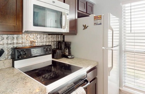 Sailhouse Condo | The Salty Seahorse! 2 Primary Suites, Pool, Pier, Boat Ramp, Slips, BBQ Area!