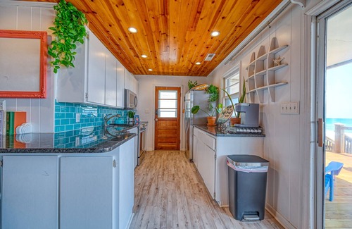 Surf City Cottage | The Salty Snail - Oceanfront Cottage