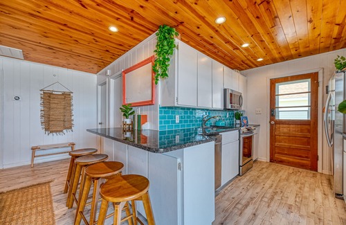 Surf City Cottage | The Salty Snail - Oceanfront Cottage