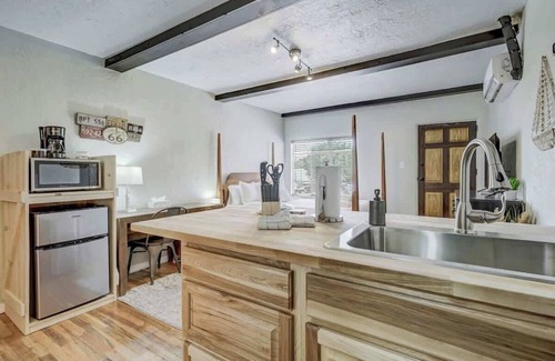 West Colorado Springs Apartment | The San Ayre Court Studio
