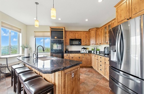 Williamson House | The Sanctuary at Prescott-Downtown-Hot Tub & Views