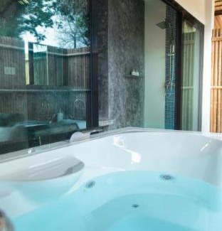 Vang Vieng Resort | The Sanctuary Nam Ngum Beach Resort