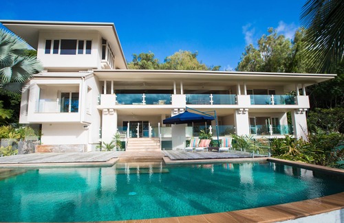 Craiglie House | The Sanctuary Port Douglas - 6 bedrooms with ensuites & panoramic views!