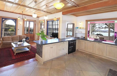 Oneroa House | The Sanctuary | Stay Waiheke