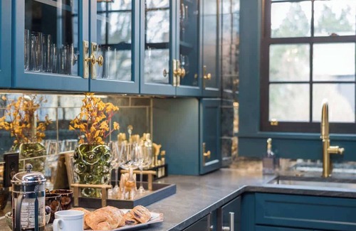 Historic Hill House | The Sanctuary Suite - Elegance by the Sea