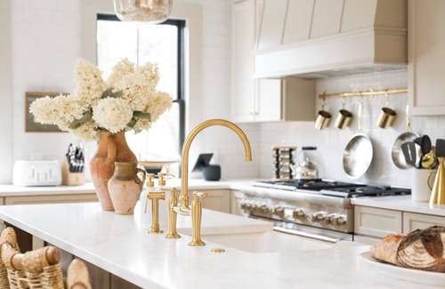 Historic Hill House | The Sanctuary Suite - Elegance by the Sea
