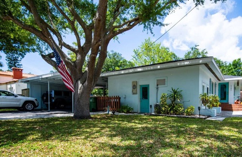 Bradenton Apartment | The Sand Dollar Cottage