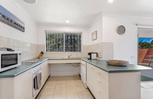 Nelson Bay House | The Sandbar-walk to Little Beach & Shoal Bay Beach