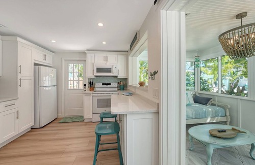 Ilexhurst Cottage | The Sandbox in Holmes Beach