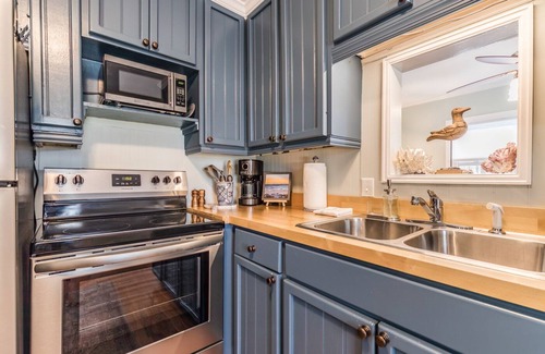 Historic District Cottage | The Sandpiper Cottage - Just Steps From The Water