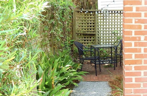 Historic District Cottage | The Sandpiper Cottage - Just Steps From The Water