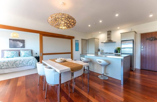 Onetangi Apartment | The Sands Apartment 19 | Stay Waiheke