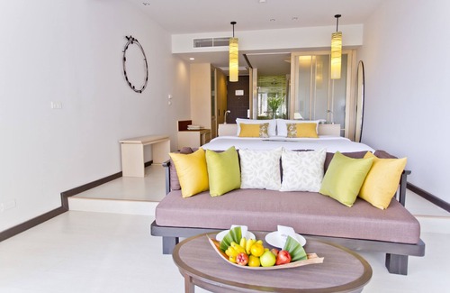 Khuekkhak Hotel | The Sands Khao Lak by Katathani