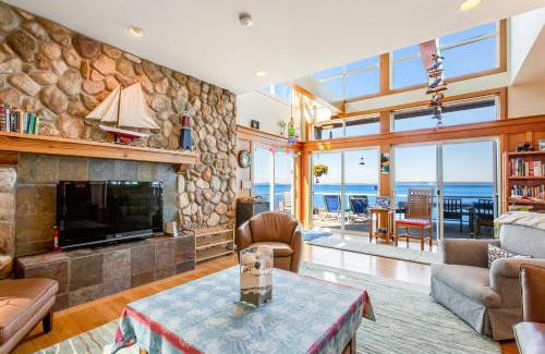 Kingston House | The Sandy Beach House
