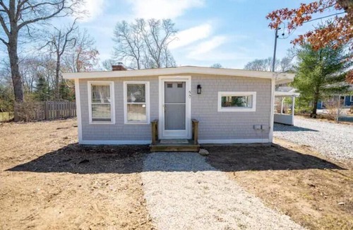 Sandwich House | The Sandy Bungalow