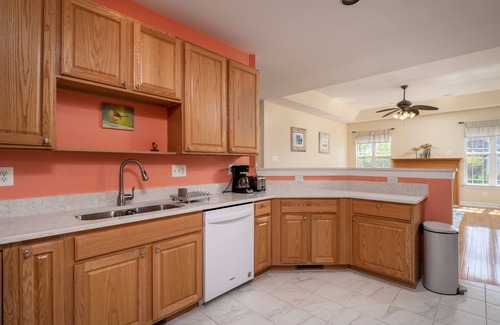 Villages of Five Points House | The Sandy Seahorse - Beautiful vacation home near the beach with pool access