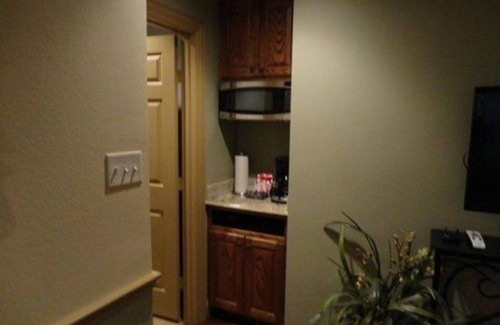 Central Arlington Hotel | The Sanford House Inn & Spa