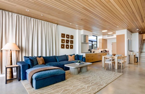 Venice House | The Santa Monica Sunset - Beachfront Luxury