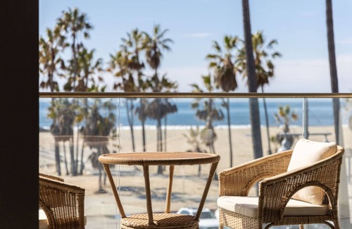 Venice House | The Santa Monica Sunset - Beachfront Luxury