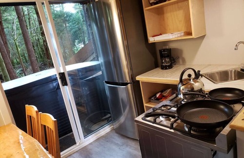 Ucluelet Cabin | The Sapling Cabin by Evergreen Forest Cabins