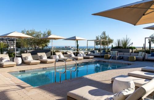 Downtown Apartment | The Sapphire Nest - Spectacular Rooftop Amenities Ocean views 2BR