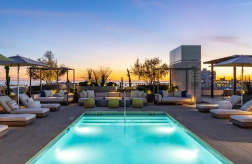 Downtown Apartment | The Sapphire Nest - Spectacular Rooftop Amenities Ocean views 2BR