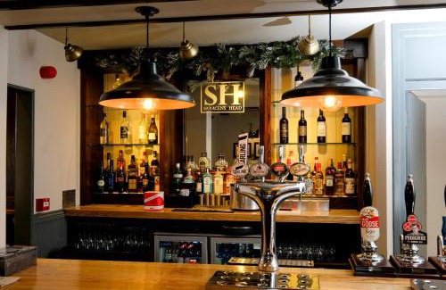Amerton Bed & Breakfast | The Saracens Head