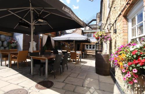 Highworth Hotel | The Saracens Head Hotel