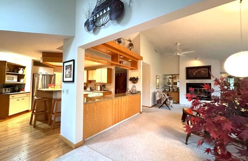 Midland House | The Scandinavian Chalet - Tranquility in Town