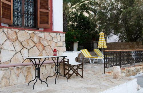 Megisti House | The Scarlet House