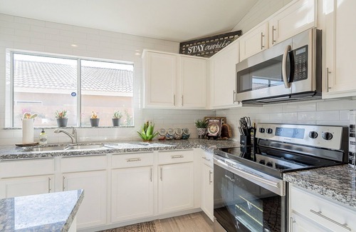 East Mesa House | The Scenic Saguaro - 3BD 2BA Home w/Sunset Views in the Heart of Mesa