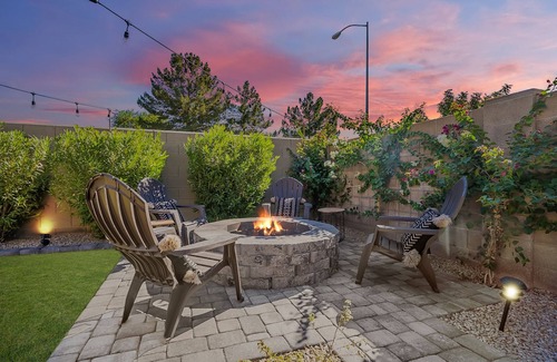 East Mesa House | The Scenic Saguaro - 3BD 2BA Home w/Sunset Views in the Heart of Mesa