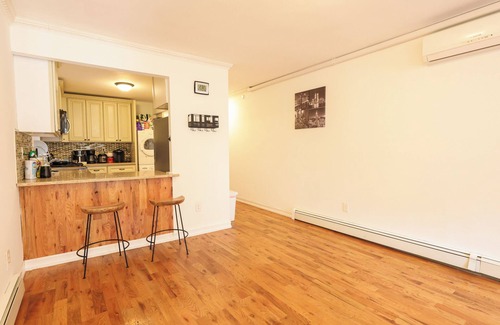 Crown Heights House | The Schenectady House - Unit 2 Executive Room 1-Bedroom/Private Bath