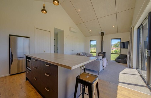 Twizel House | The Schist Cabin the Drive