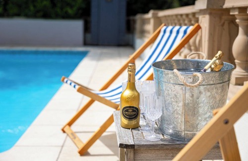 Box Apartment | The School Rooms Estate: Beautiful Georgian apartments with Heated Pool, Hot Tub, Wifi near Bath