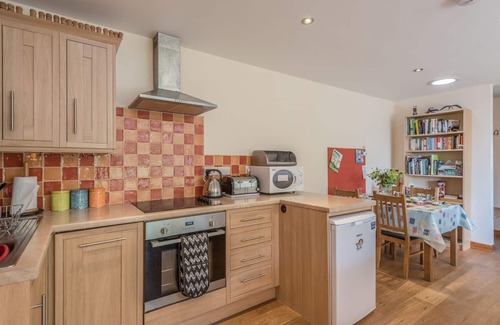 Bishops Castle Cottage | THE SCHOOLHOUSE BREWHOUSE, family friendly in Bishop's Castle