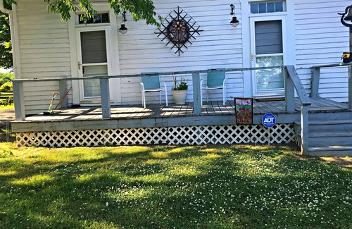 Farmville Cottage | The Schoolhouse in Historic Worsham