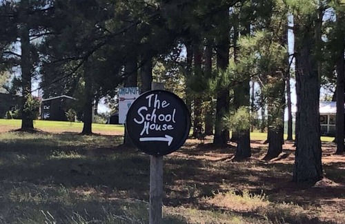 Hawkins Apartment | The Schoolhouse , peaceful at Music Springs