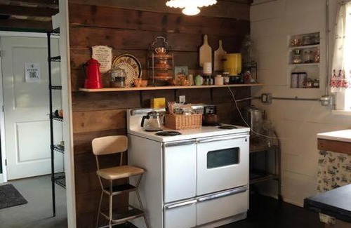 Fentress House | The Schoolhouse vintage home on the farm
