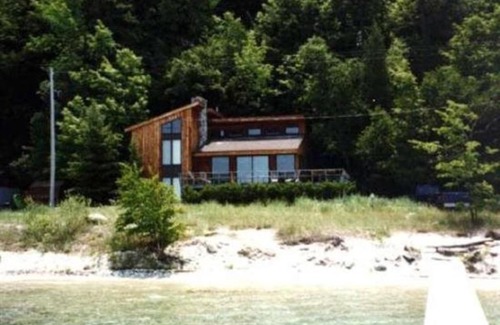 Frankfort House | The Schrubery