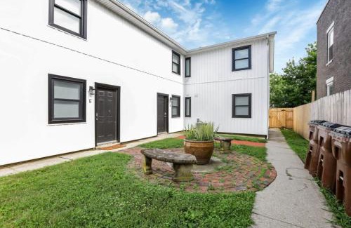 Downtown Columbus Apartment | The Schumacher Townhouse - 2 BR