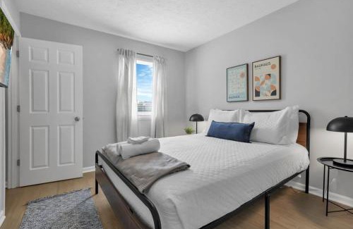 Downtown Columbus Apartment | The Schumacher Townhouse - 2 BR