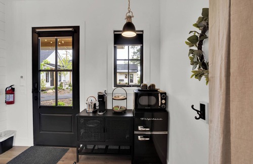 Sisters Hotel | The Scout Boutique Cottages