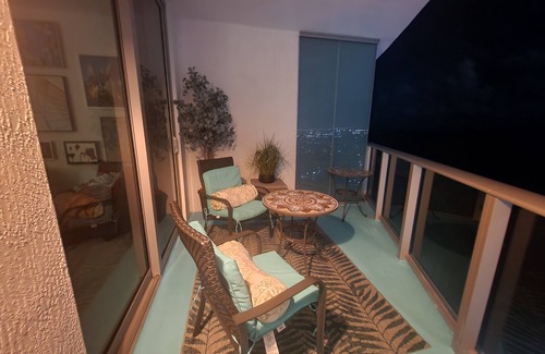 Seybold Apartment | The Sea and the City merge in all dreams