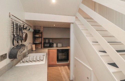 Saltburn-by-the-Sea Cottage | THE SEA ESCAPE, pet friendly, with a garden in Saltburn-By-The-Sea