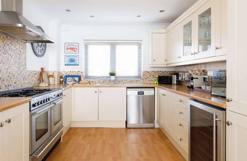 Selsey House | The Sea House - Ultimate Seafront Living & Sunsets