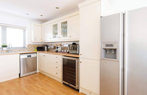 Selsey House | The Sea House - Ultimate Seafront Living & Sunsets