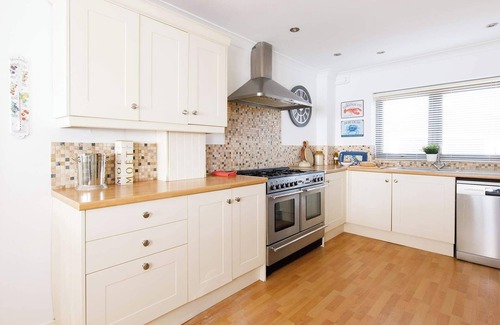 Selsey House | The Sea House - Ultimate Seafront Living & Sunsets