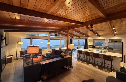 Neahkahnie Beach House | The Sea & Sand on the breathtaking Manzanita/Neah-kah-nie beach